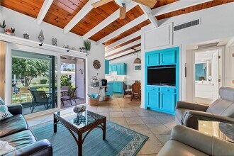 6006 Midnight Pass Rd in Sarasota, FL - Building Photo - Building Photo
