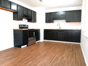 252 Sanders Rd in Kinsey, AL - Foto de edificio - Building Photo