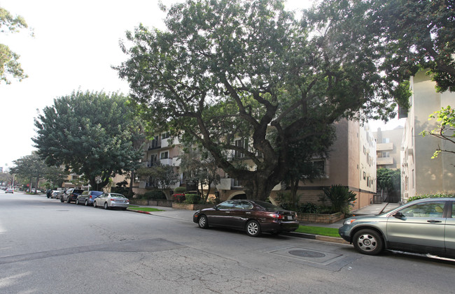 Ashton Park West in Los Angeles, CA - Building Photo - Building Photo