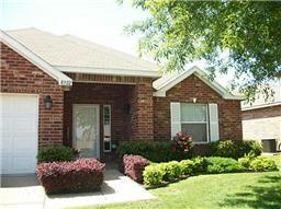 8302 Atherton St in Arlington, TX - Building Photo