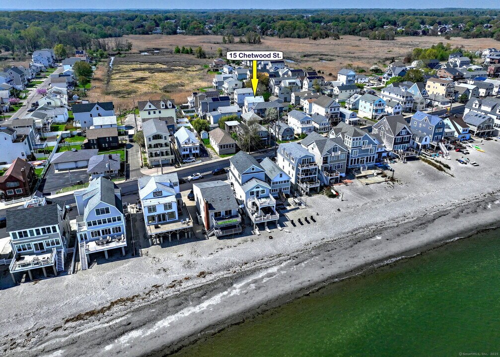 15 Chetwood St in Milford, CT - Building Photo