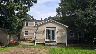 337 Wheeler Rd in Monroe, CT - Building Photo - Building Photo