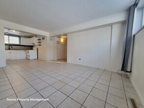 12403 B-124130 130 Ave NW in Edmonton, AB - Building Photo - Building Photo