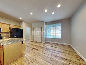6762 S Wakefield Way in West Jordan, UT - Foto de edificio - Building Photo