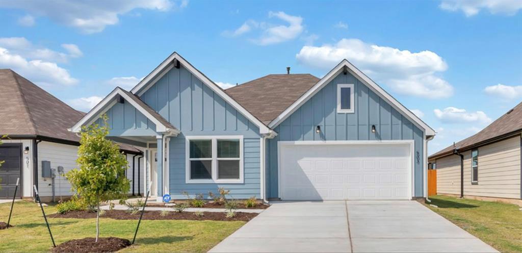 211 Sweetwater Crk Ln in Hutto, TX - Building Photo