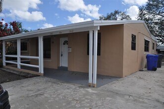 6930 Liberty St in Hollywood, FL - Building Photo - Building Photo