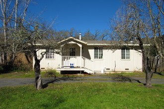 1513-1515 Warm Springs Rd in Glen Ellen, CA - Building Photo - Building Photo