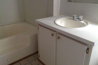 502 Wayside Dr in Wimberley, TX - Building Photo - Building Photo