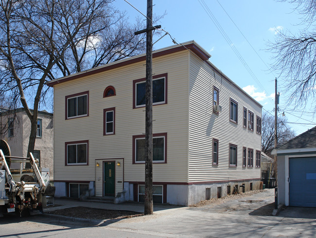 807 West 25th Street in Minneapolis, MN - Foto de edificio - Building Photo