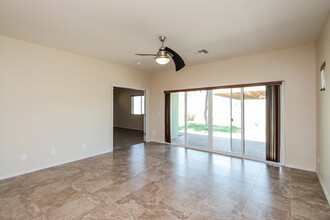 404 W Latona Rd in Phoenix, AZ - Building Photo - Building Photo