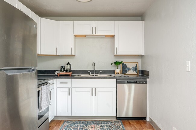 Pacific Village in Springfield, OR - Building Photo - Building Photo