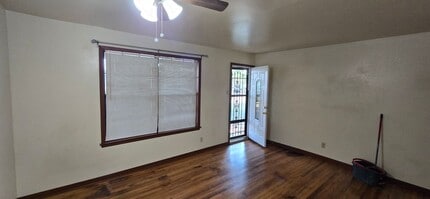 5635 Millar Dr in Dallas, TX - Building Photo - Building Photo