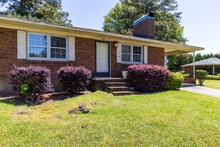 207 S Alston St in Nashville, NC - Building Photo