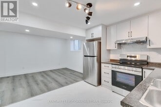 2043 Cedarpark Dr in London, ON - Building Photo - Building Photo