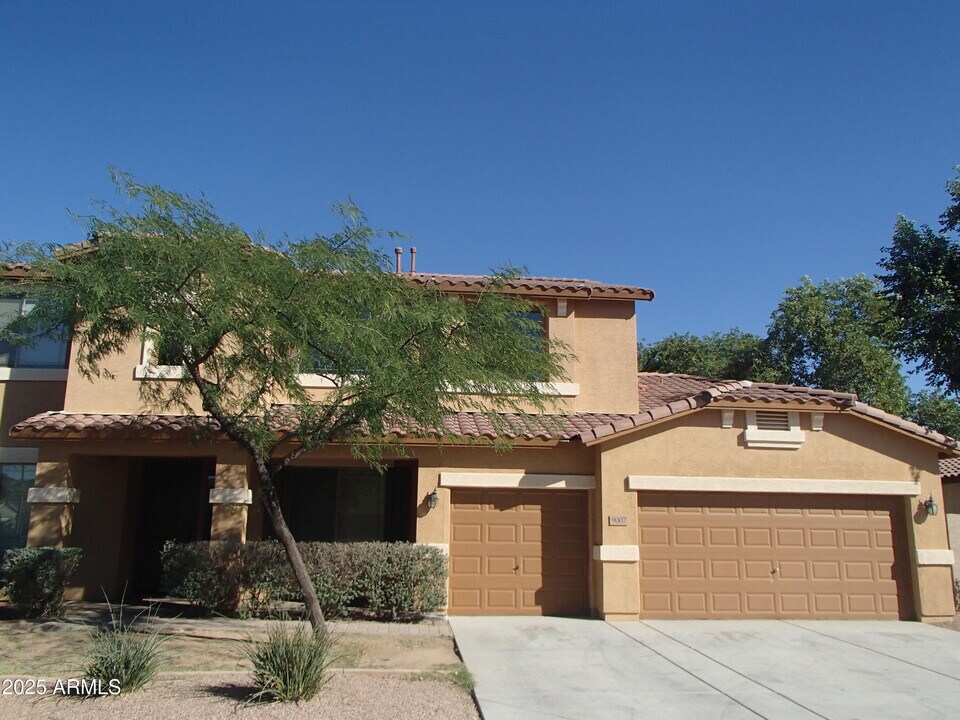 9007 S 53rd Dr in Phoenix, AZ - Building Photo