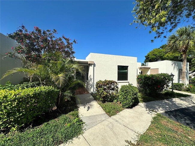 567 Lakeside Dr in Bradenton, FL - Building Photo - Building Photo