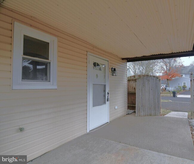 205 Cricklewood Cir in Lansdale, PA - Building Photo - Building Photo