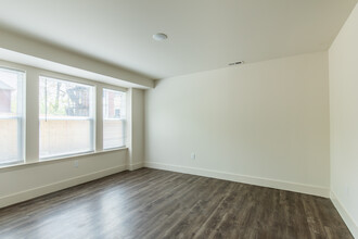 Cabanne Apartments in St. Louis, MO - Building Photo - Interior Photo