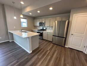 7435 Gorgeted Quail Grv in Colorado Springs, CO - Foto de edificio - Building Photo