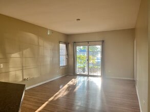 3275 Stratford Ct, Unit 1B in Lake Bluff, IL - Foto de edificio - Building Photo