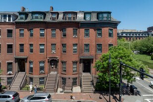 702 Mass Ave in Boston, MA - Foto de edificio - Building Photo