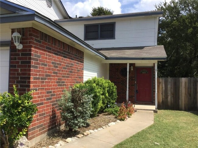 13409 Saddlebrook Trail in Austin, TX - Building Photo - Building Photo