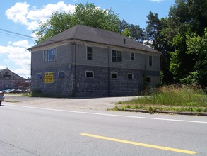 418 Wilbur Ave in Swansea, MA - Foto de edificio - Building Photo