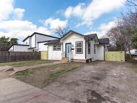 1007 Strickland St in Dallas, TX - Building Photo