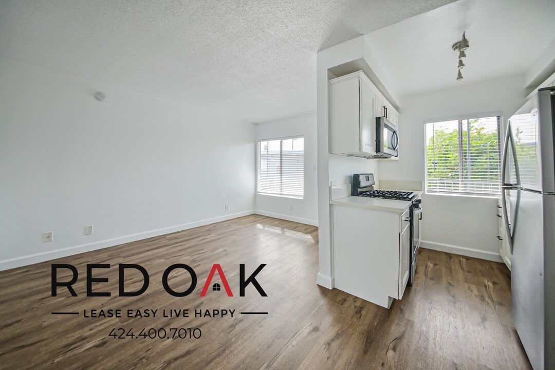 12520 Lakewood Blvd in Downey, CA - Foto de edificio