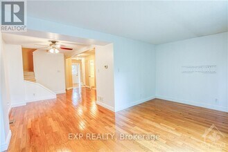 55 Royal Field Crescent in Ottawa, ON - Building Photo - Building Photo