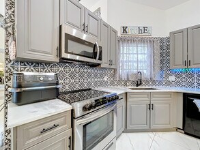 4355 NW 52nd St in Coconut Creek, FL - Building Photo - Building Photo