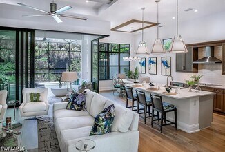 2935 Coco Lakes Dr in Naples, FL - Building Photo - Building Photo