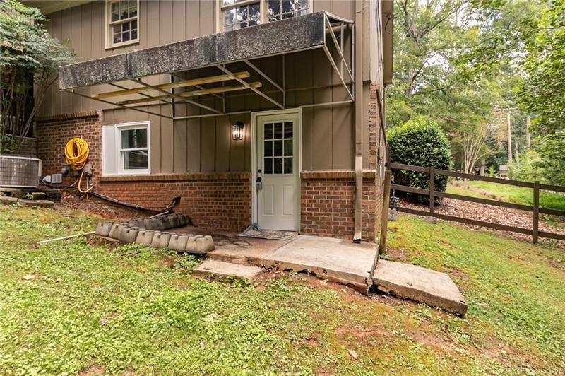 4932 Rock Haven Dr SW in Lilburn, GA - Building Photo