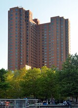 The Towers at Harbor Court in Baltimore, MD - Building Photo - Building Photo