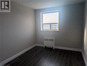 468 Ottawa St N in Hamilton, ON - Building Photo - Building Photo