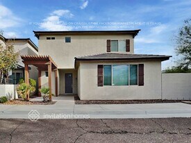 16513 S 10th St in Phoenix, AZ - Building Photo