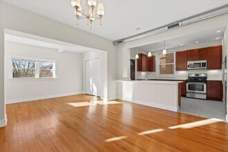 4912 N Washtenaw Ave, Unit Unit 3 in Chicago, IL - Building Photo - Building Photo