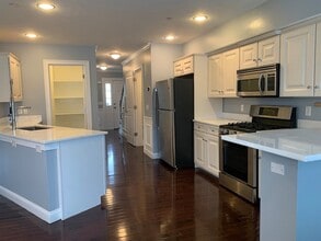 506 Sea St in Quincy, MA - Building Photo - Building Photo