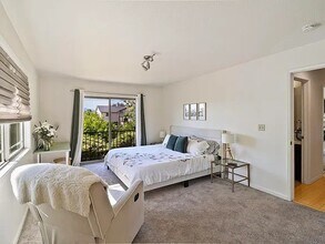 2100 Hacienda St in Redding, CA - Building Photo - Building Photo