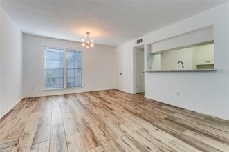 5881 Preston View Blvd in Dallas, TX - Building Photo - Building Photo