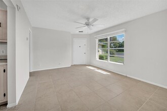210 Pebble Beach Blvd in Naples, FL - Building Photo - Building Photo