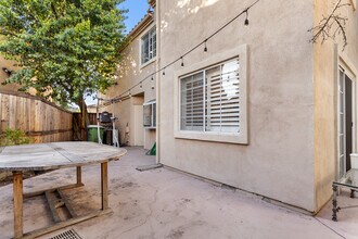 4386 Willow Glen St in Calabasas, CA - Foto de edificio - Building Photo