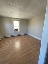 418 4th St, Unit 1 in Carlstadt, NJ - Building Photo - Building Photo