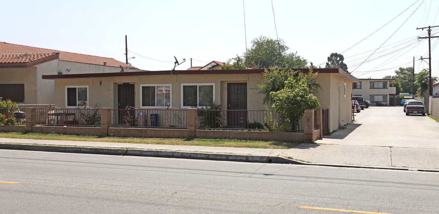 3916-3920 Cogswell Rd in El Monte, CA - Building Photo