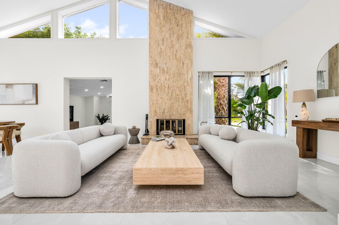 3138 Lakeview Dr in Delray Beach, FL - Building Photo