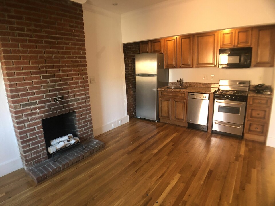 47 Hereford St, Unit 5 in Boston, MA - Foto de edificio