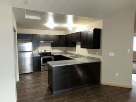 956 Boston Way, Unit 7 in Coralville, IA - Building Photo