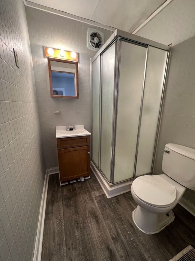 property at 1621 W Jackson St