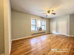 3720.5 N Pine Grove Ave in Chicago, IL - Building Photo - Building Photo