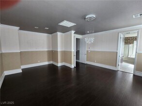 120 Delighted Ave in North Las Vegas, NV - Foto de edificio - Building Photo